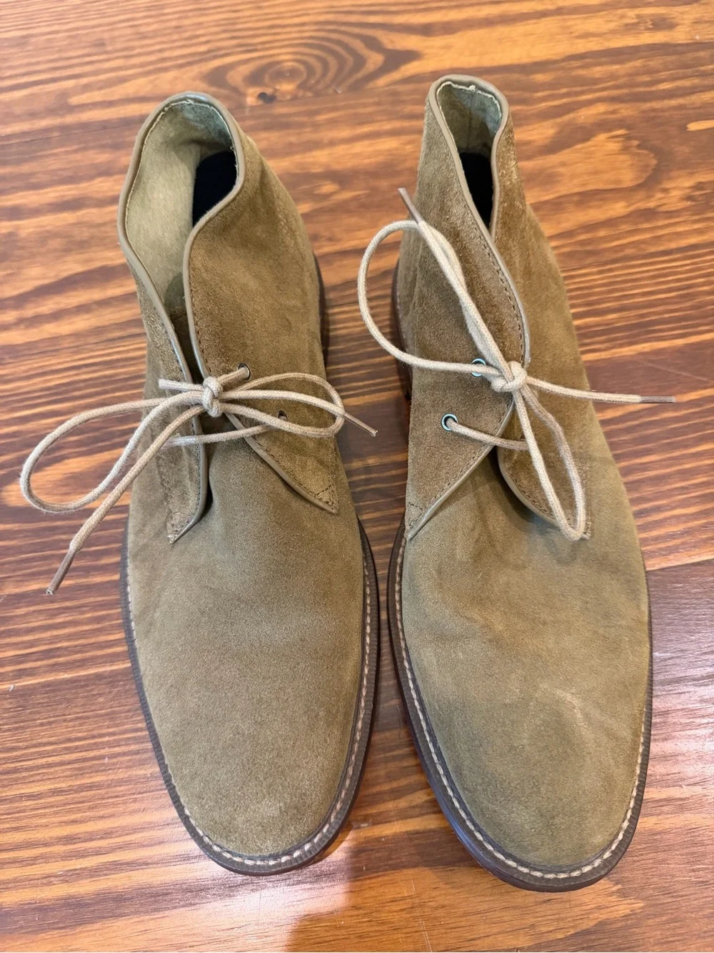 Banana Republic Norman Suede Ortholite Chukka Boots